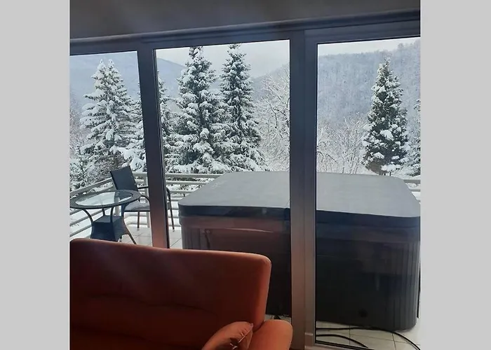 וילה Wolf's Plane Luxury Isolated Mountain House For Digital Nomads