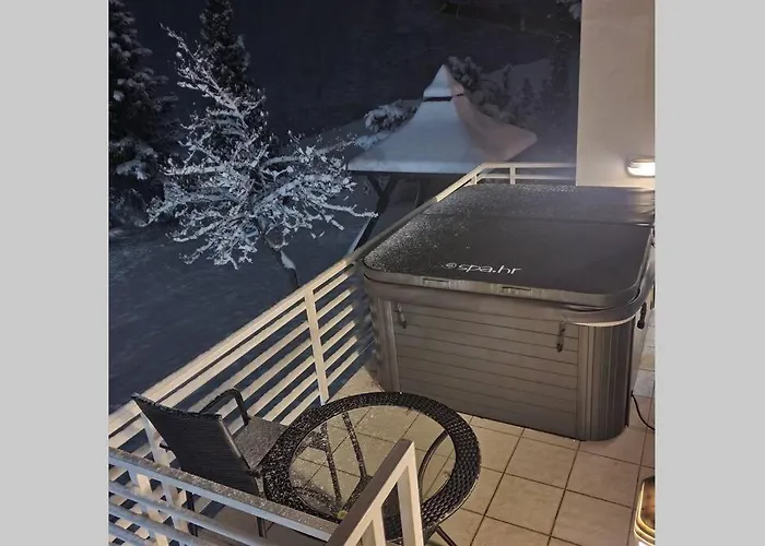 Wolf's Plane Luxury Isolated Mountain House For Digital Nomads וילה